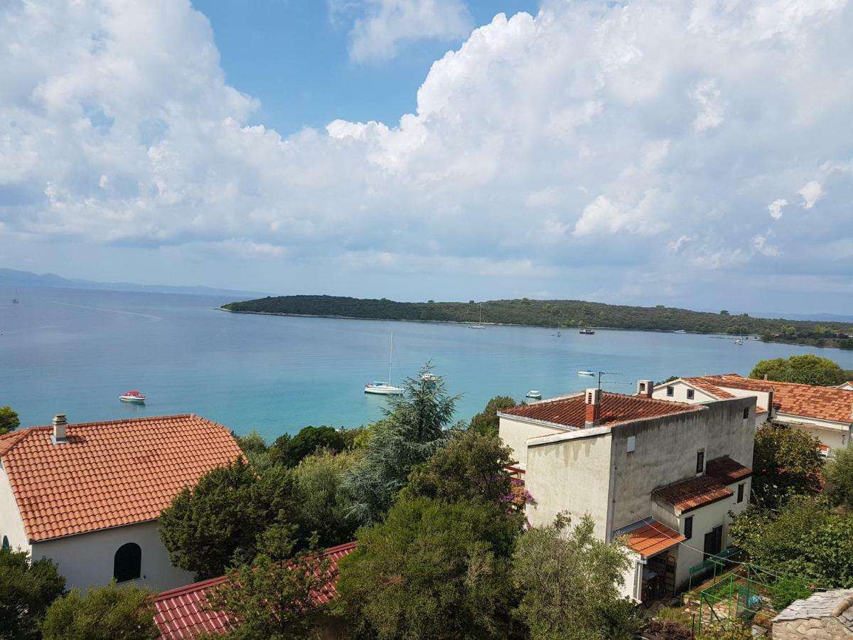 Blue Sea Blue Sky Apartment Loviste Exterior photo